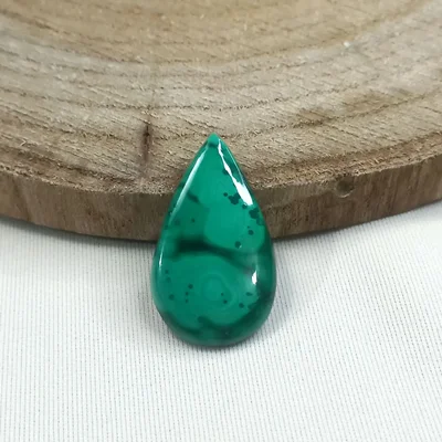 نگین تراش مالاکیت